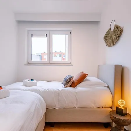 Apartment Tastefully Decorated With Sea View *